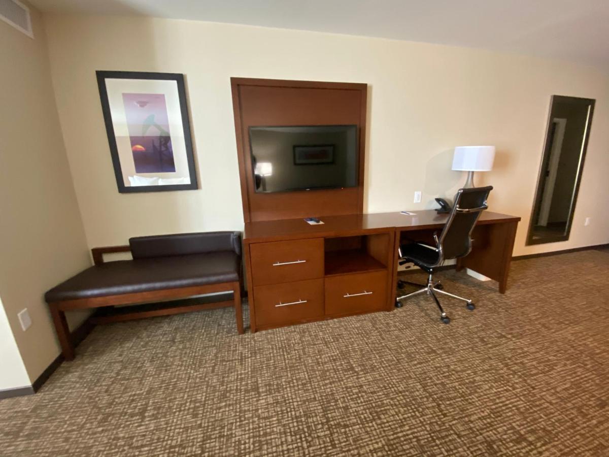Comfort Suites Midland West Zewnętrze zdjęcie